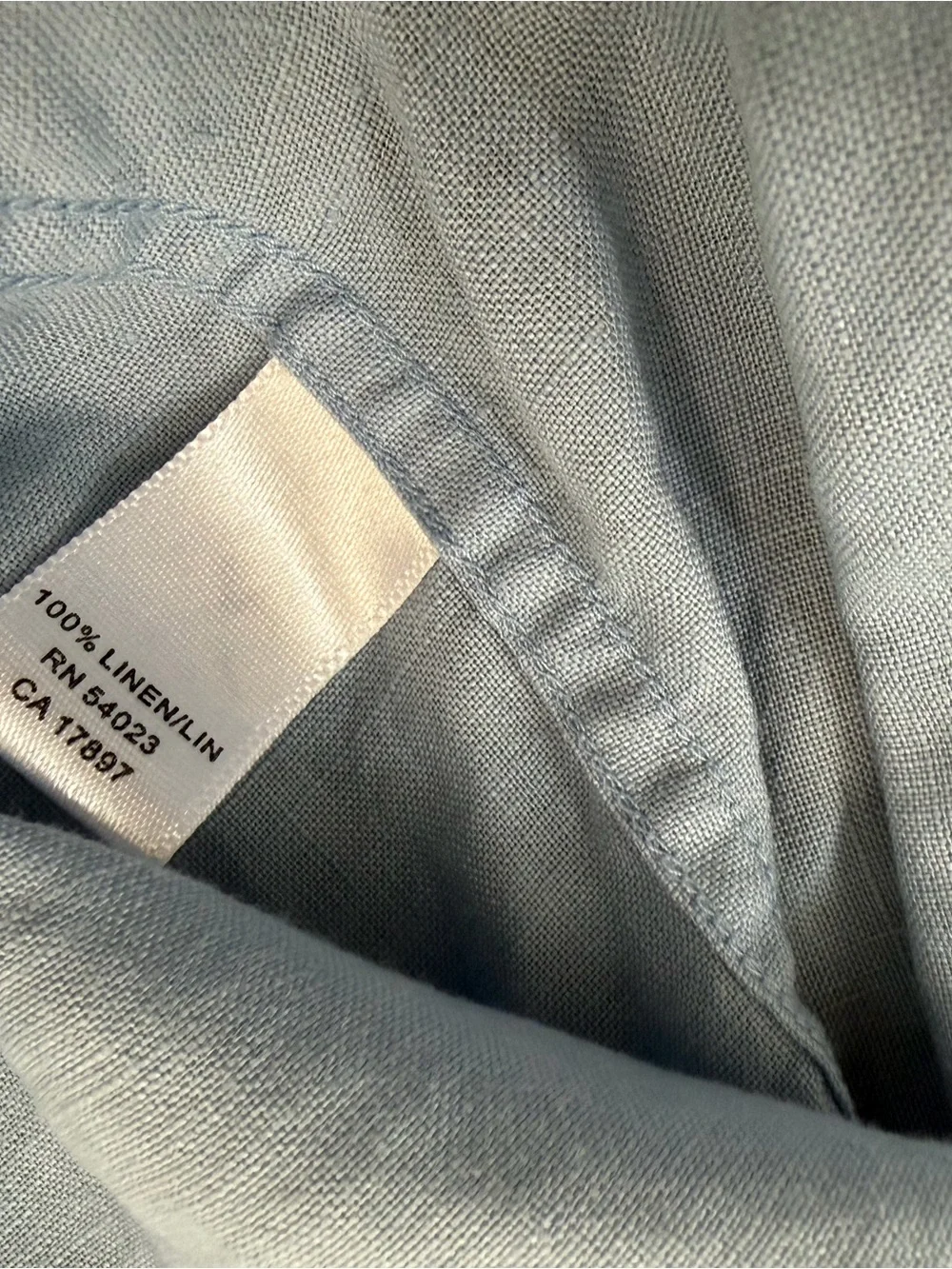Banana Republic men’s light blue linen button up shirt size L
